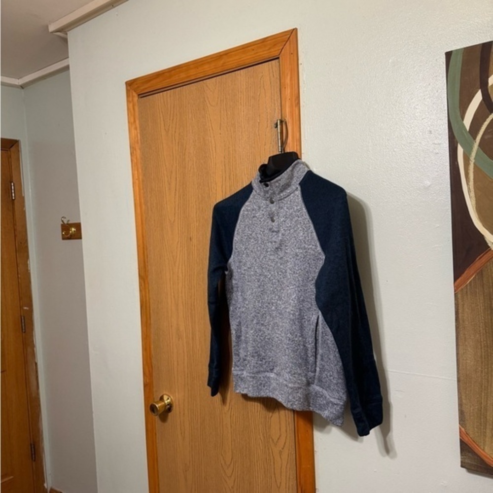 Sonoma Medium Gray w/Blue Raglan Sleeves Long Sleeve Mockneck Sweater - EUC